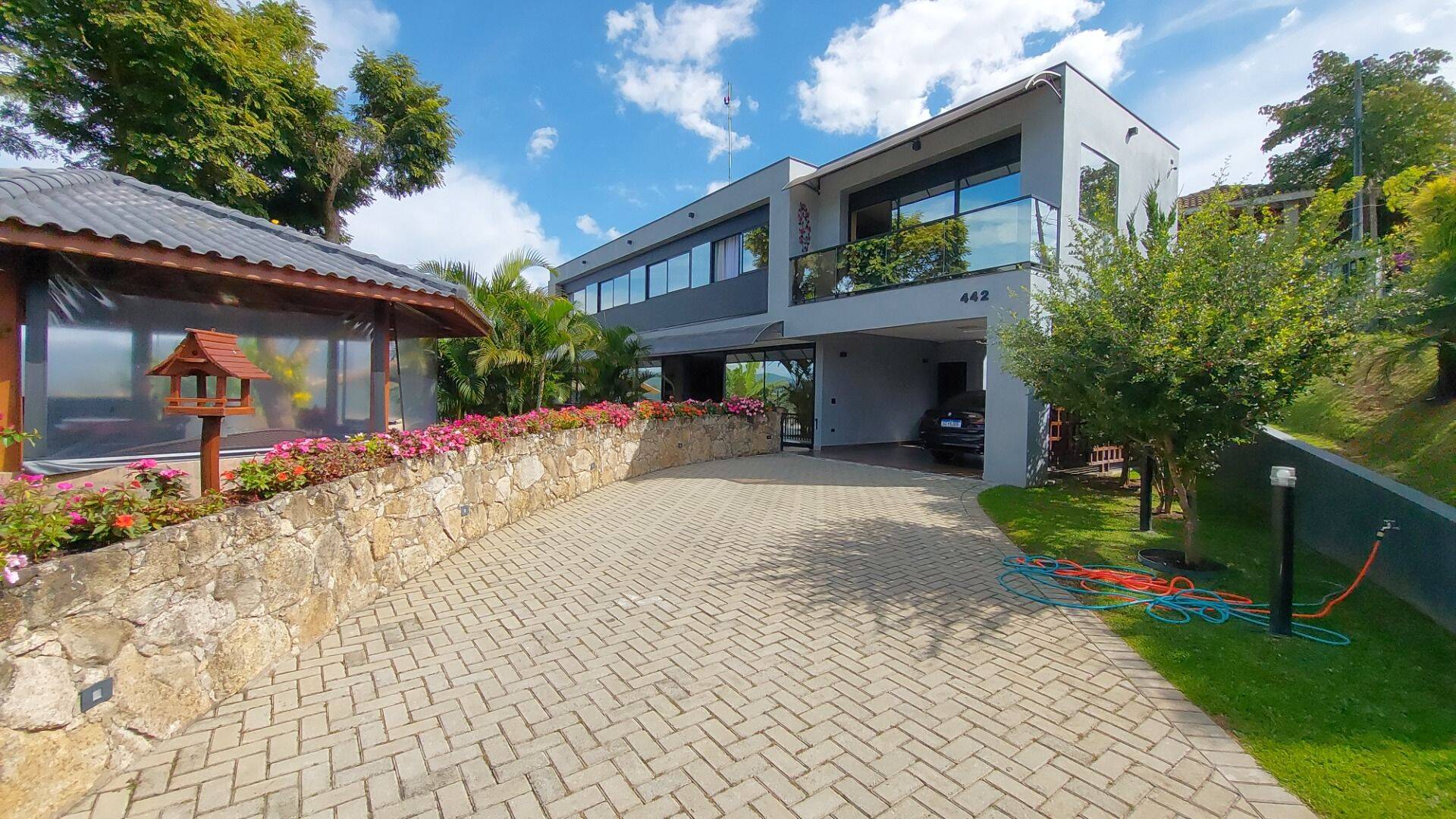 Sobrado, 4 quartos, 320 m² - Foto 1