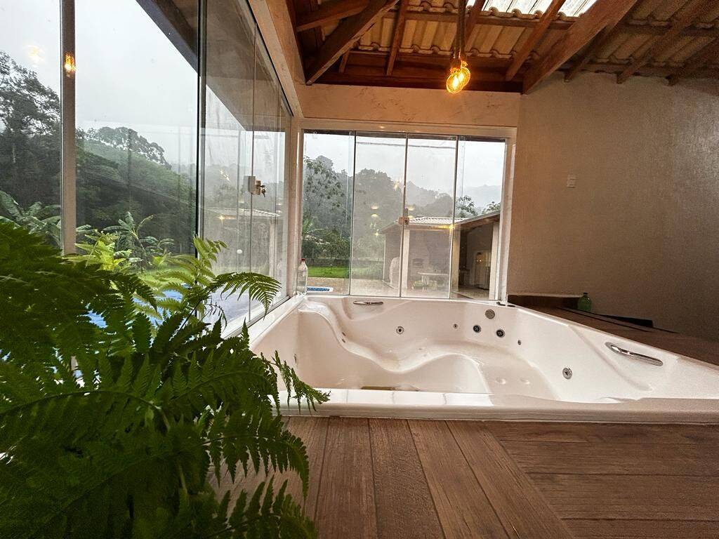 Chácara, 4 quartos, 2400 m² - Foto 11