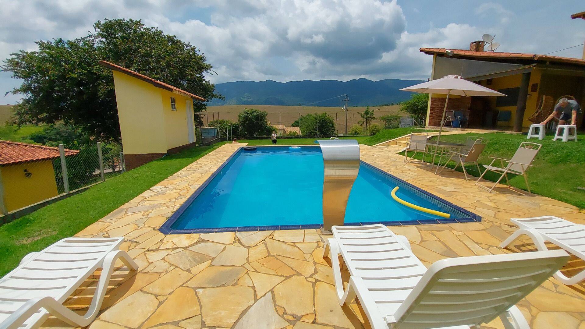 Chácara, 4 quartos, 1851 m² - Foto 1