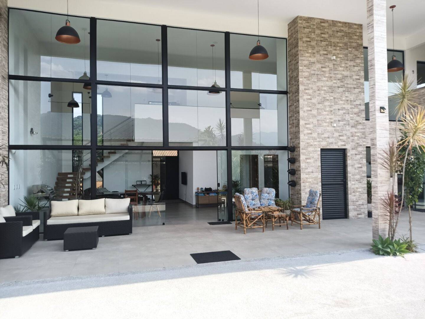 Sobrado, 4 quartos, 360 m² - Foto 1