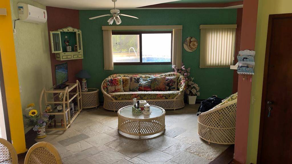 Cobertura, 3 quartos, 214 m² - Foto 2