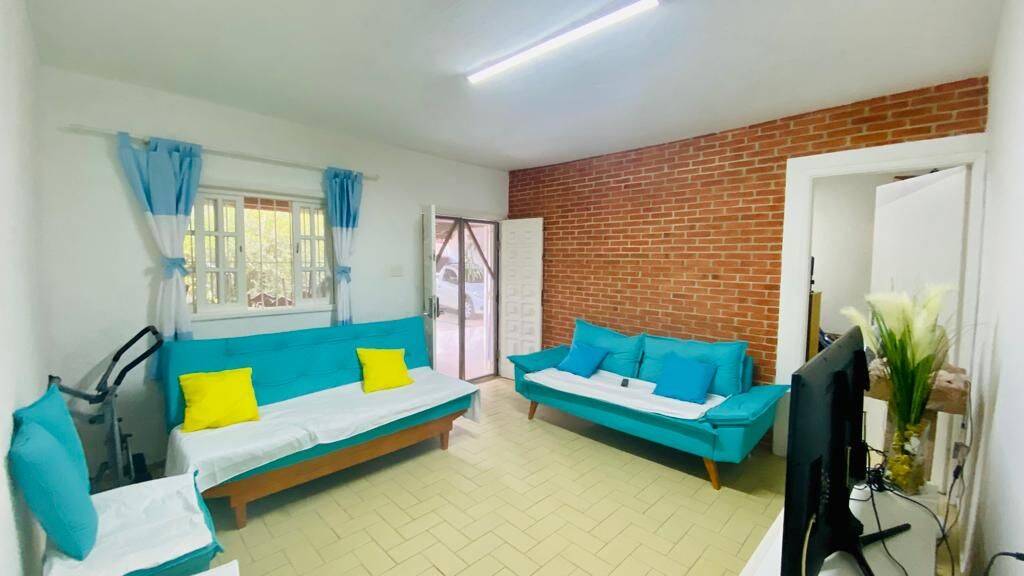 Casa, 4 quartos, 230 m² - Foto 1