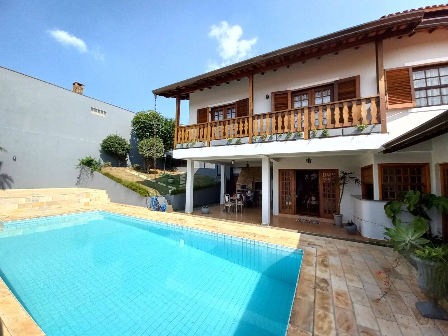 Sobrado, 4 quartos, 350 m² - Foto 1