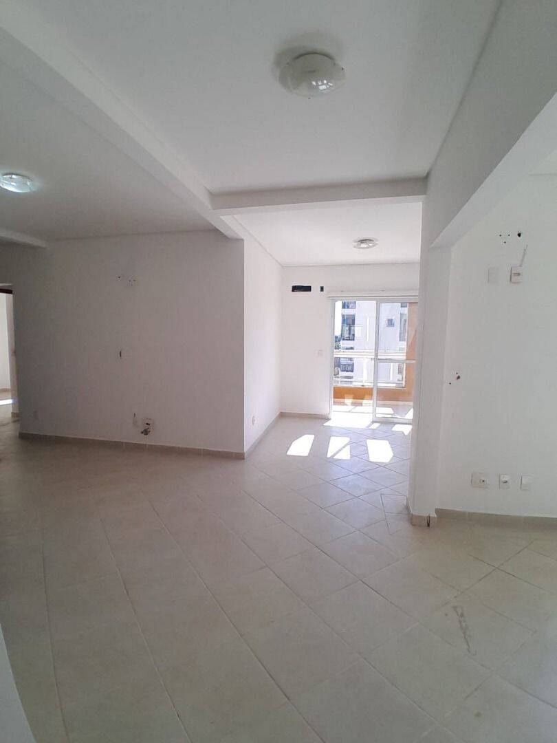 Cobertura, 3 quartos, 221 m² - Foto 2
