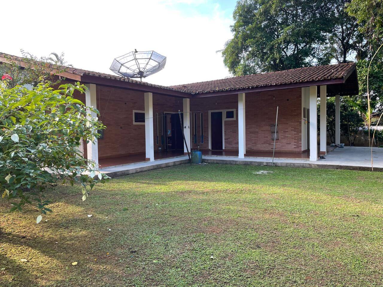 Casa, 3 quartos, 241 m² - Foto 1