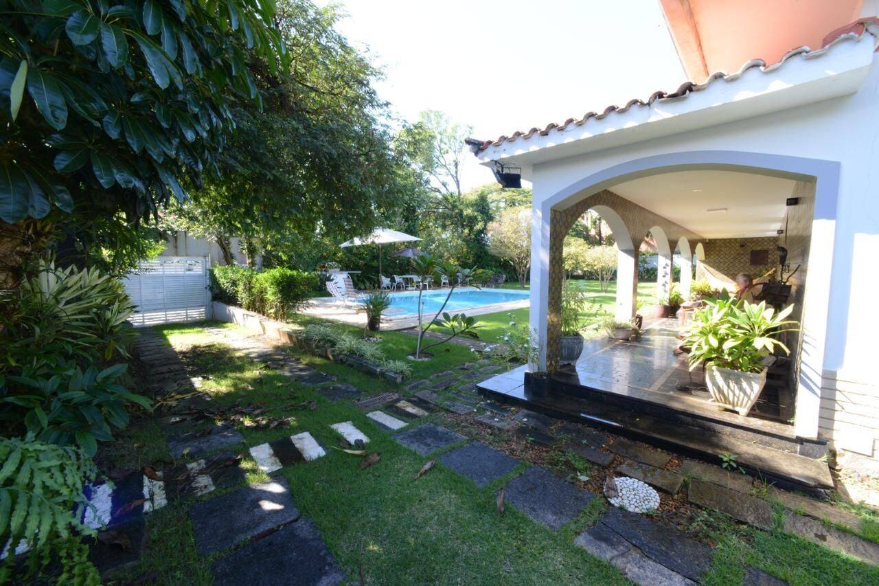 Casa, 6 quartos, 259 m² - Foto 4