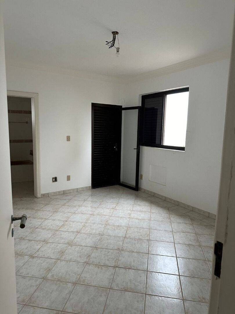 Apartamento, 4 quartos, 185 m² - Foto 2