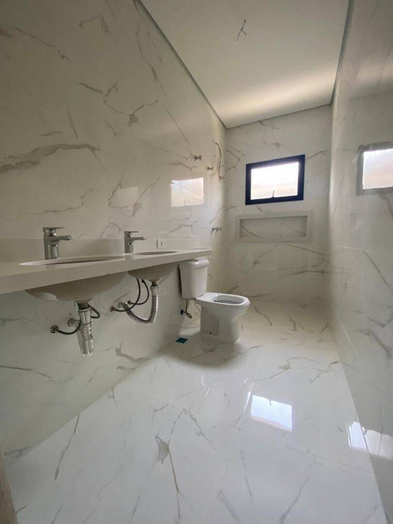 Casa, 3 quartos, 249 m² - Foto 23