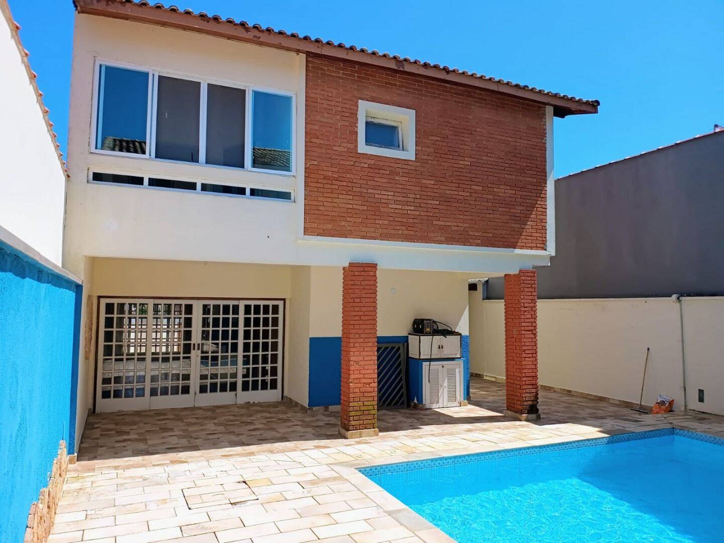 Sobrado, 6 quartos, 261 m² - Foto 1