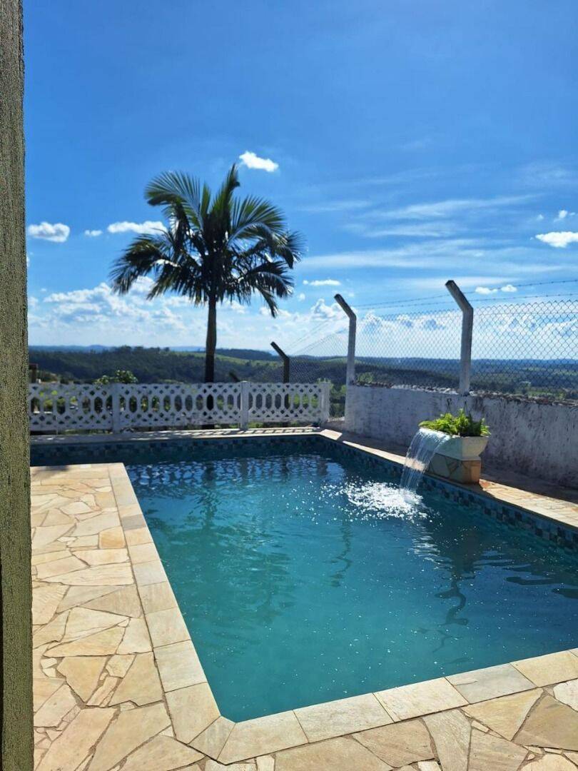 Chácara, 3 quartos, 977 m² - Foto 1