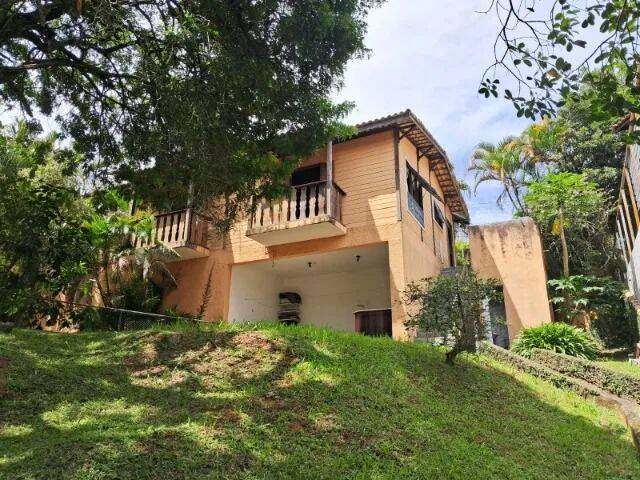 Casa, 6 quartos, 224 m² - Foto 1