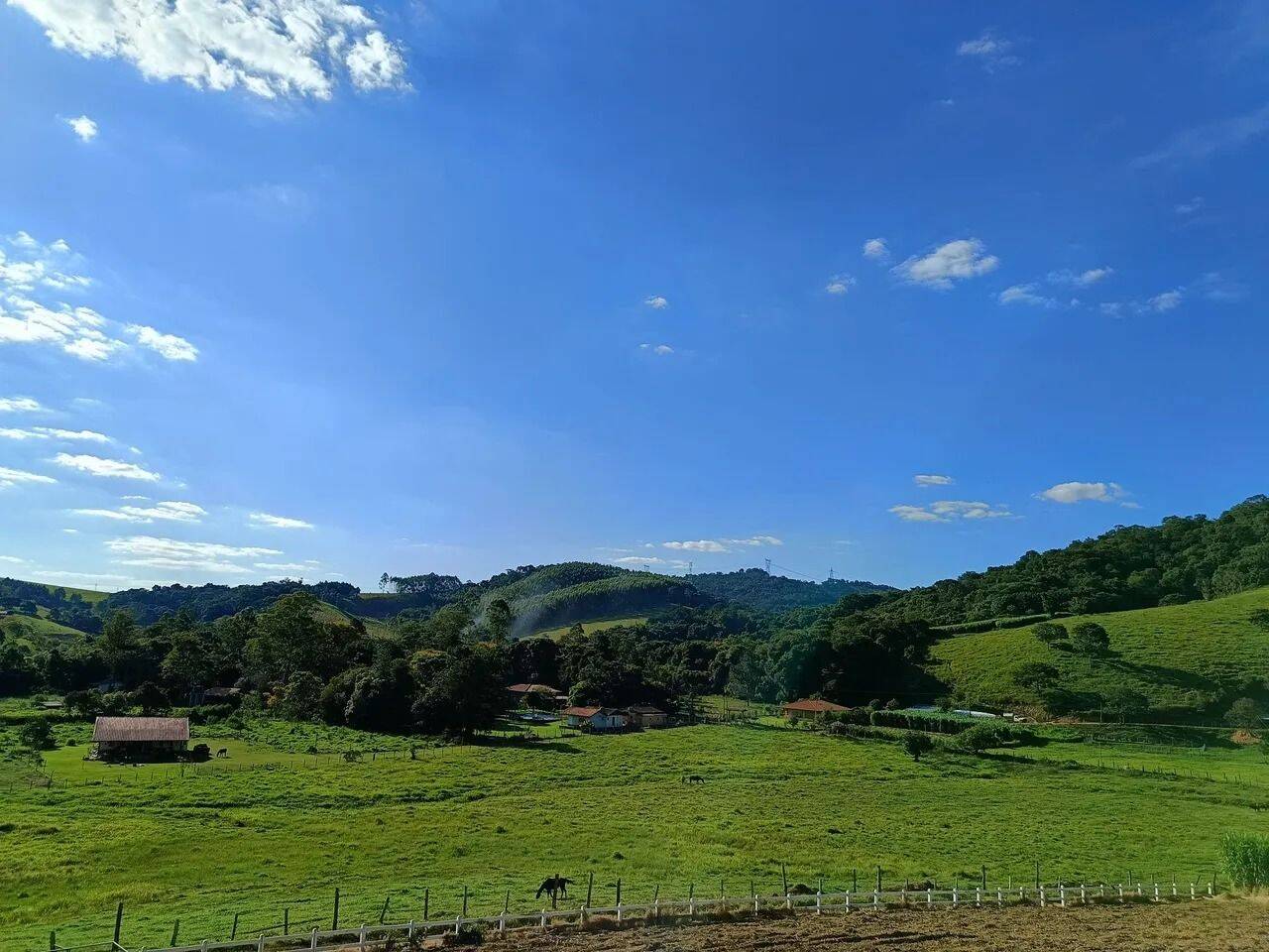 Prédio Inteiro - Foto 1