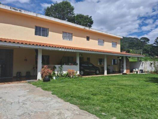 Casa, 4 quartos, 240 m² - Foto 1