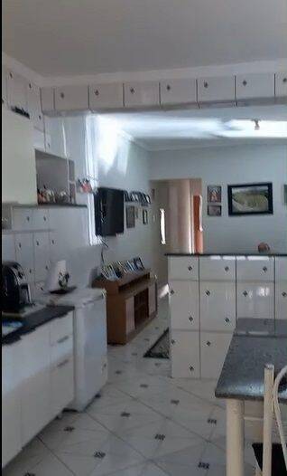 Casa, 4 quartos, 240 m² - Foto 8