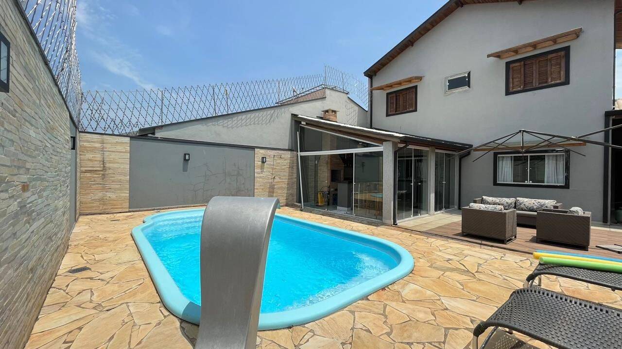 Sobrado, 3 quartos, 180 m² - Foto 1