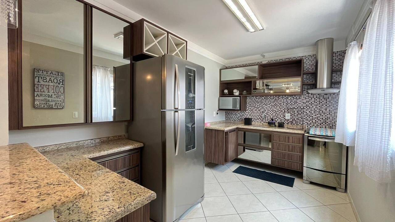 Sobrado, 3 quartos, 180 m² - Foto 3