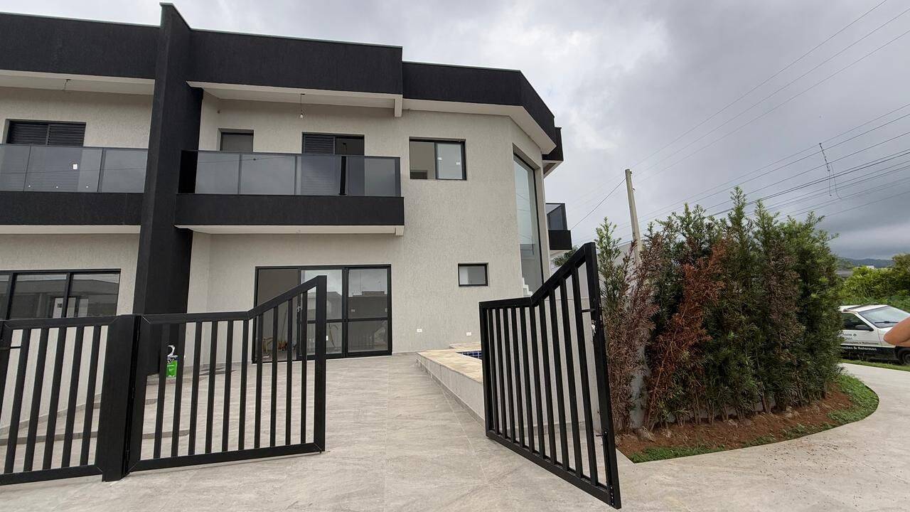 Sobrado, 4 quartos, 121 m² - Foto 1