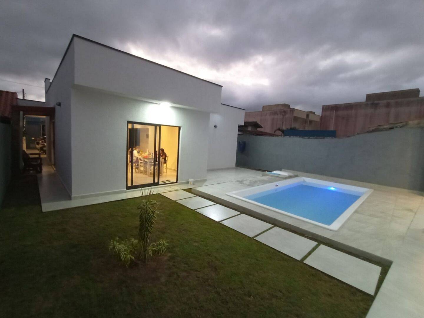 Casa, 3 quartos, 179 m² - Foto 1