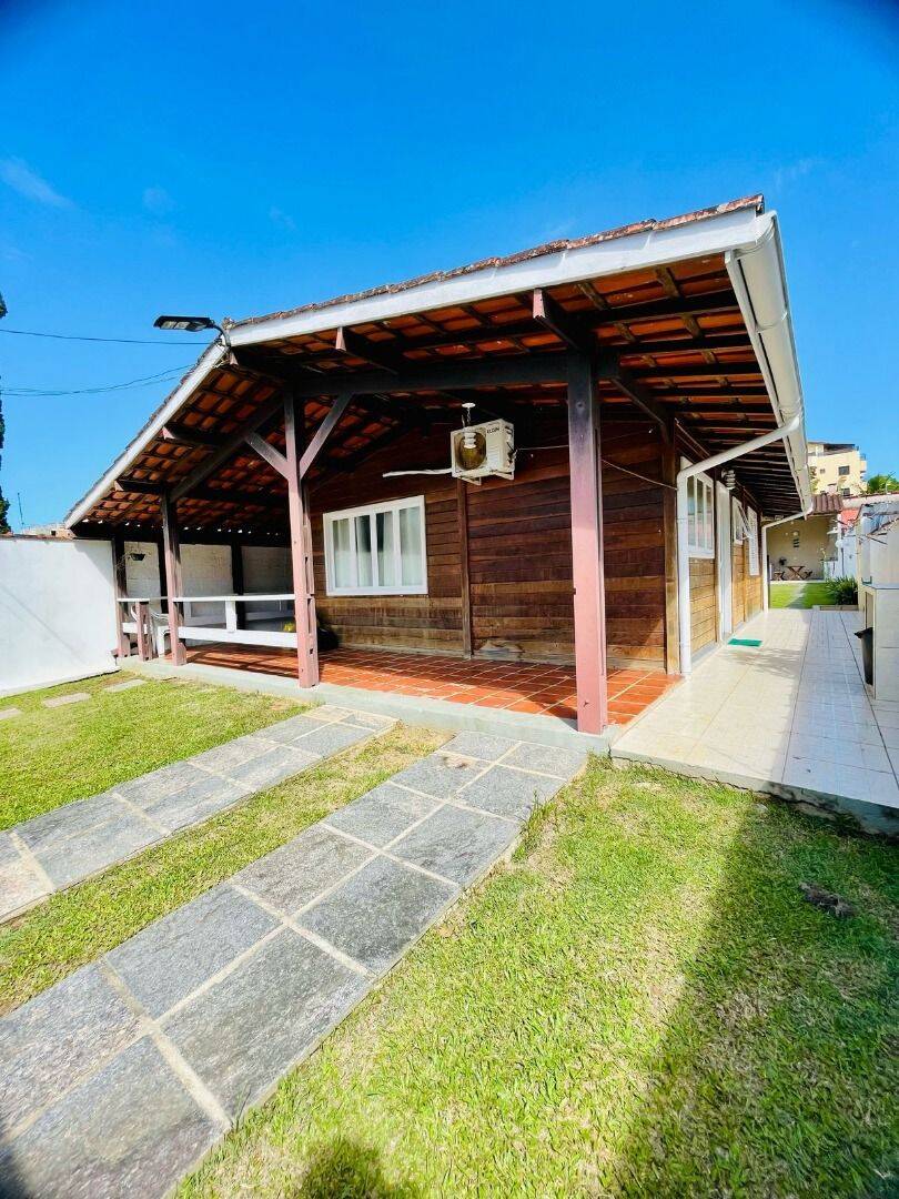 Casa, 3 quartos, 108 m² - Foto 1