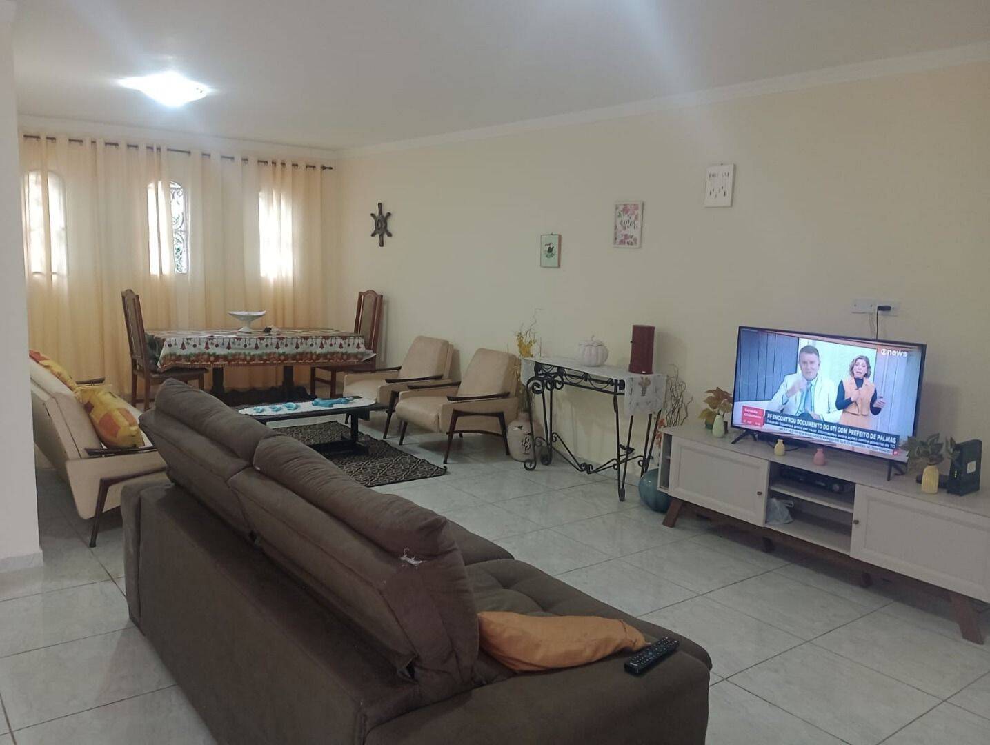 Casa, 2 quartos, 162 m² - Foto 1
