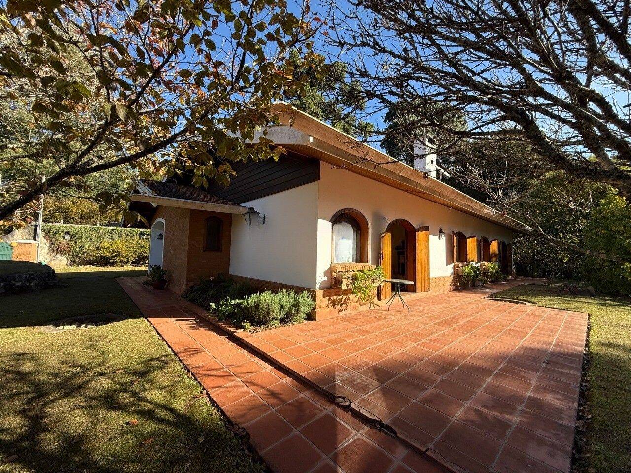 Casa, 4 quartos, 267 m² - Foto 1