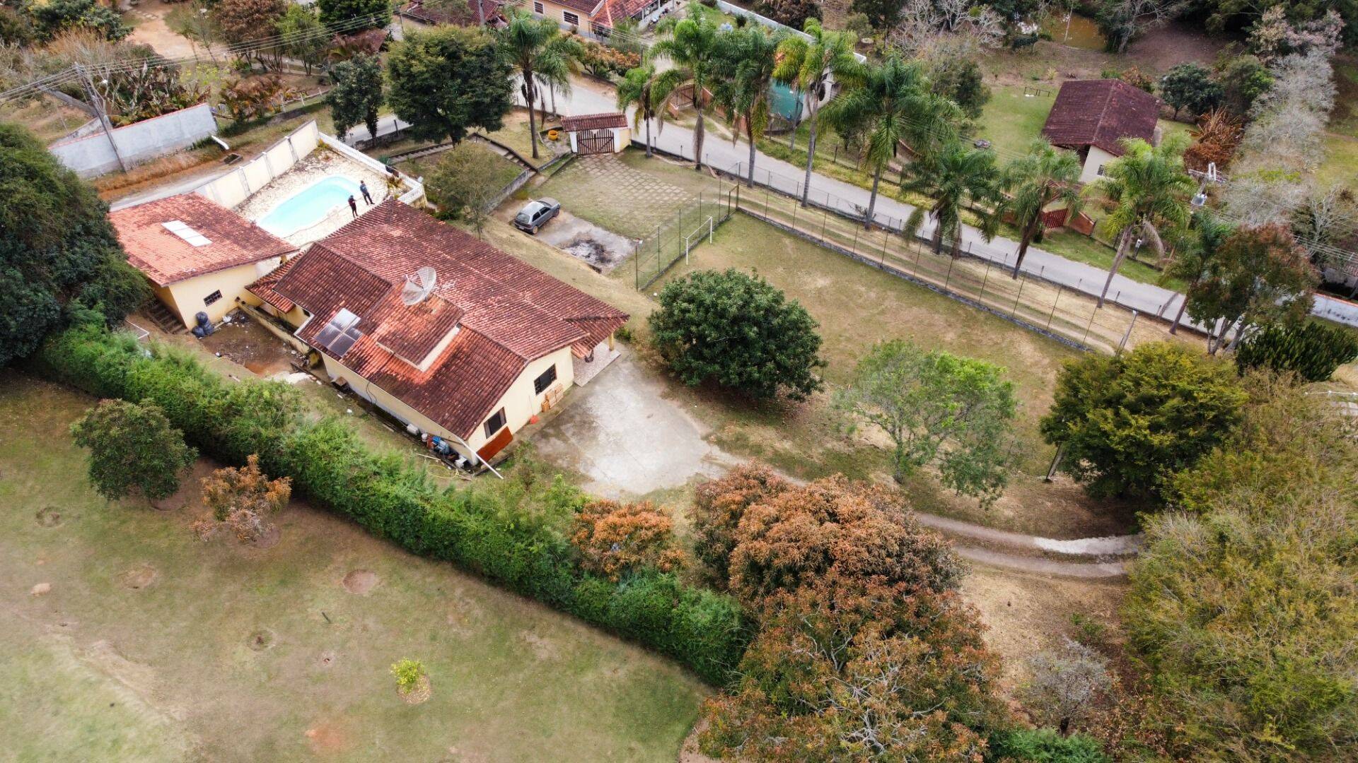 Chácara, 3 quartos, 2700 m² - Foto 1