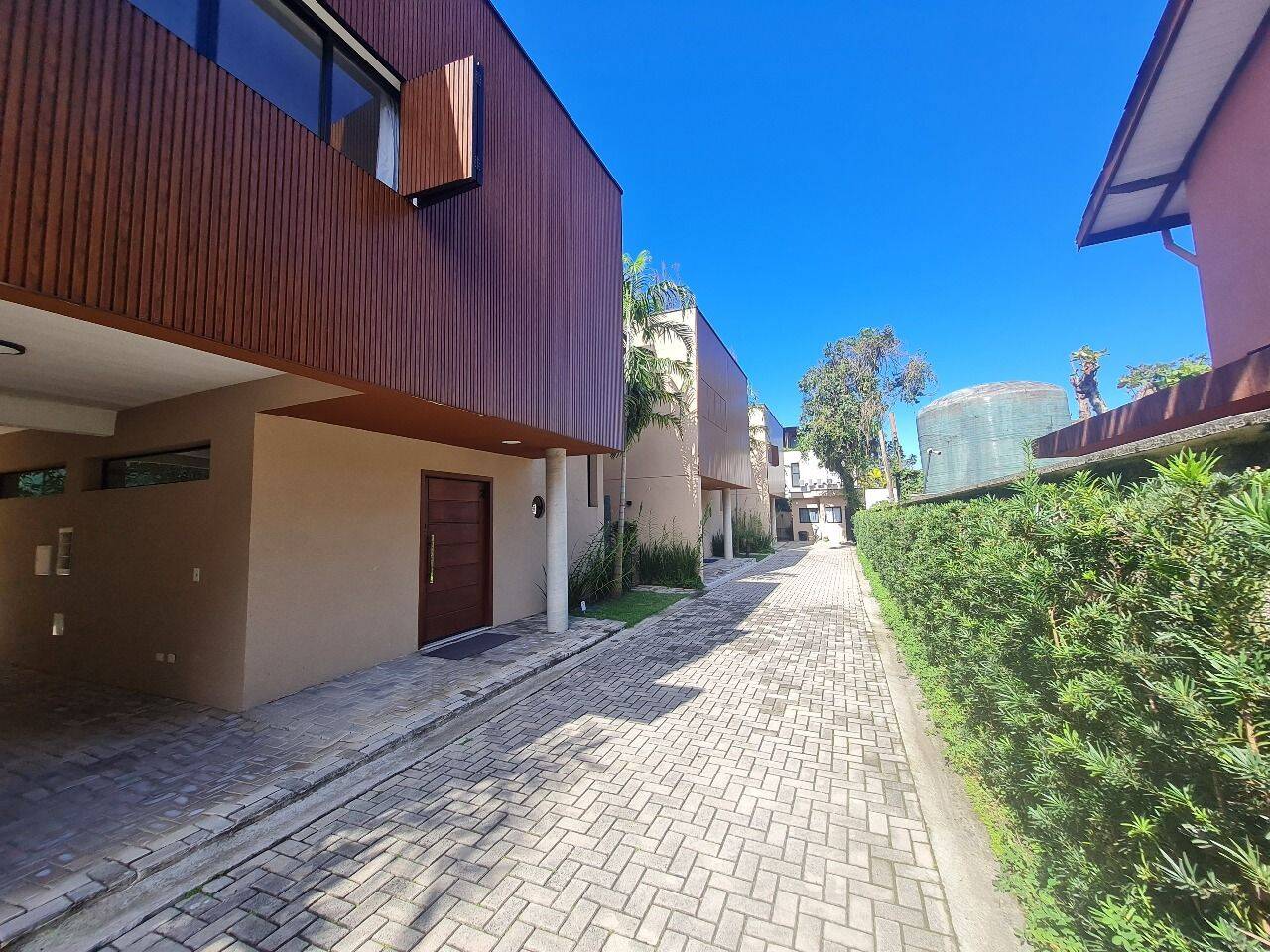 Sobrado, 3 quartos, 206 m² - Foto 1
