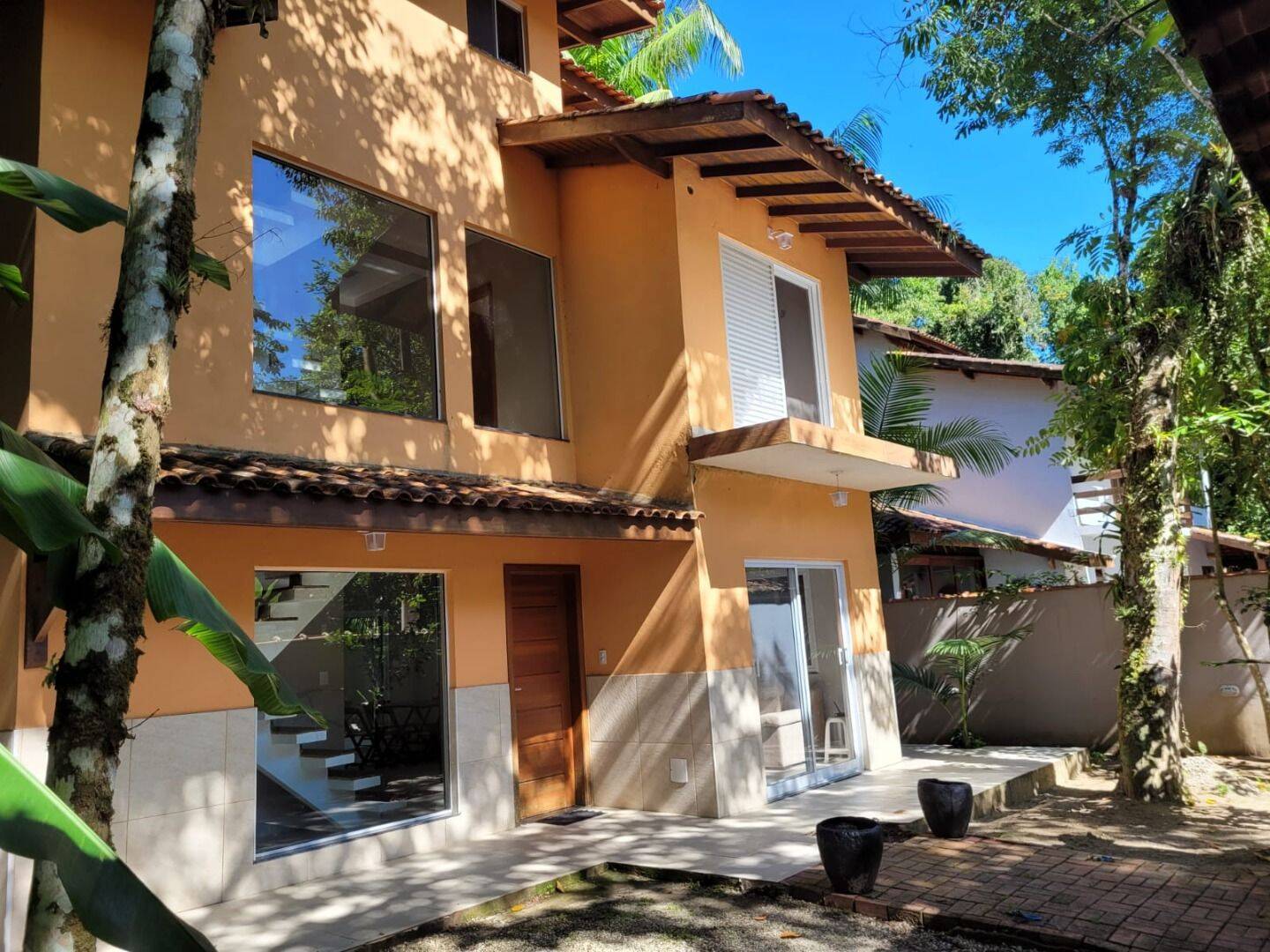 Sobrado, 3 quartos, 200 m² - Foto 1