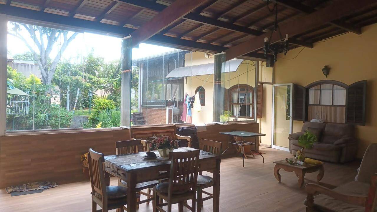 Casa, 2 quartos, 130 m² - Foto 1