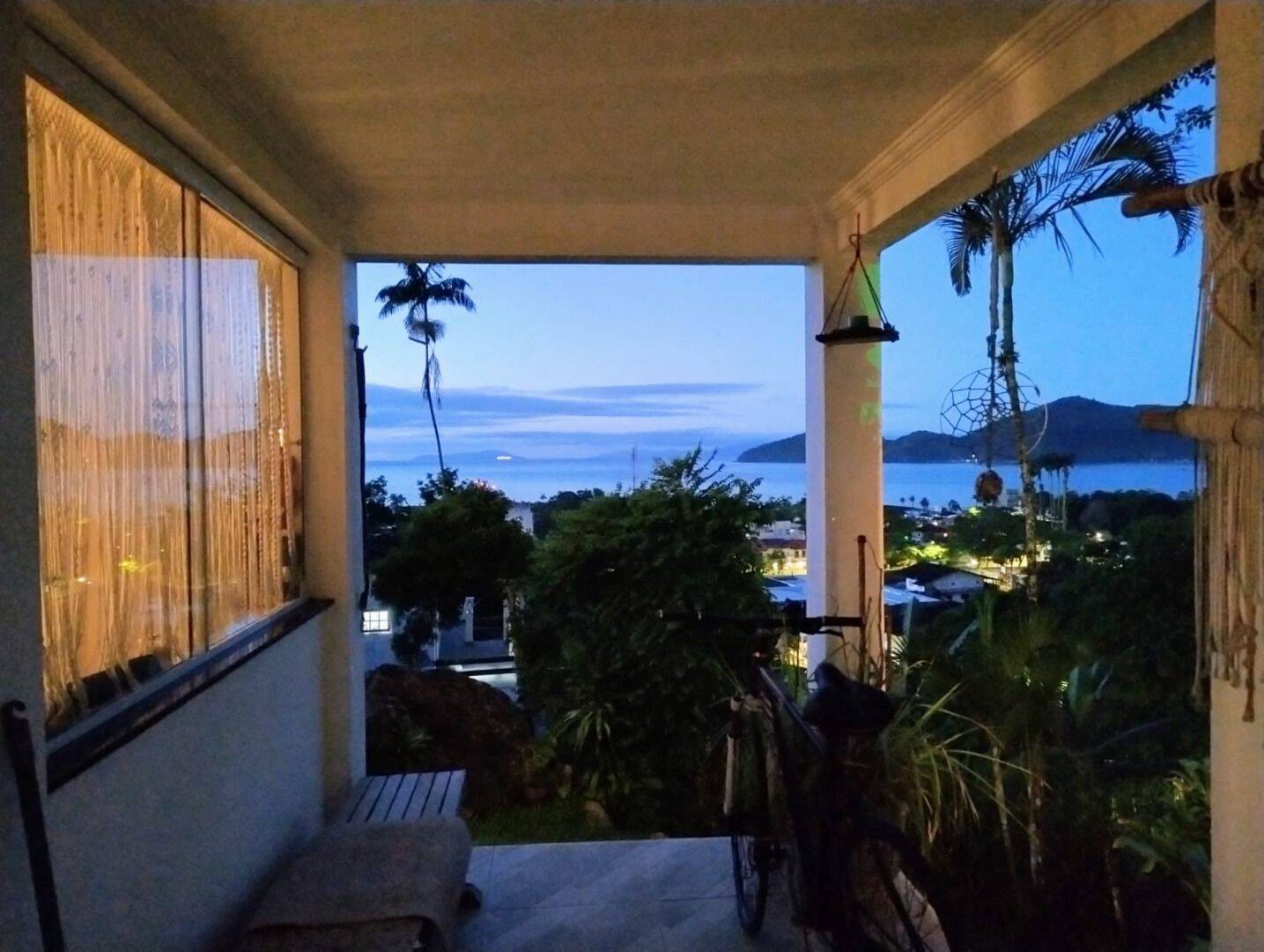 Casa, 4 quartos, 180 m² - Foto 1
