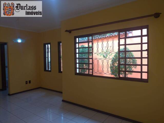 Casa para Venda em Atibaia - 4