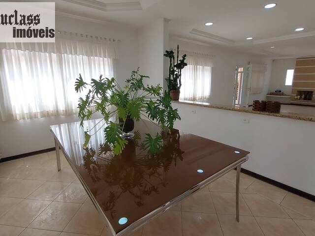 Sobrado para Venda em Atibaia - 2