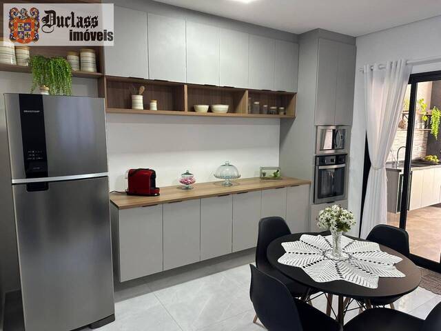 Sobrado para Venda em Atibaia - 2