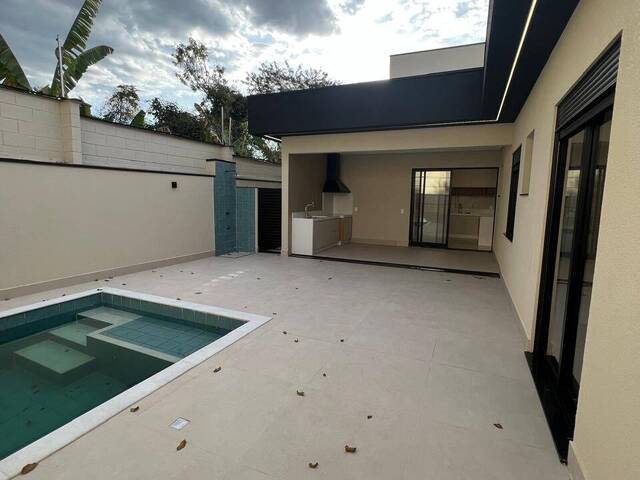 Casa para Venda em Indaiatuba - 2