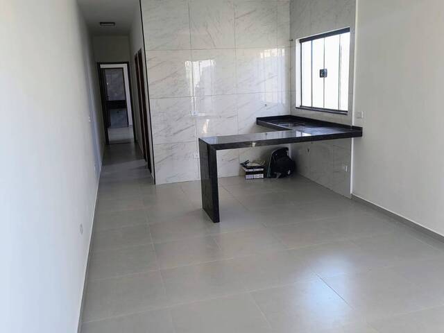 Casa para Venda em Caraguatatuba - 4