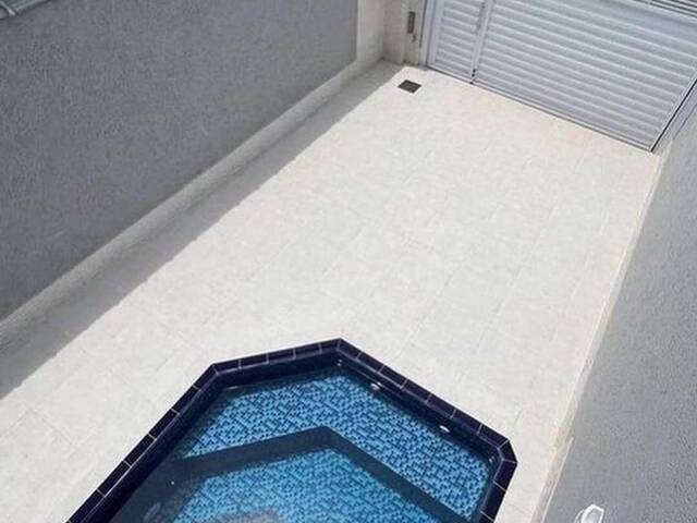 Sobrado para Venda em Praia Grande - 2