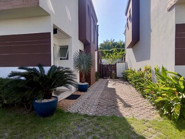 Sobrado para Venda em São Sebastião - 4