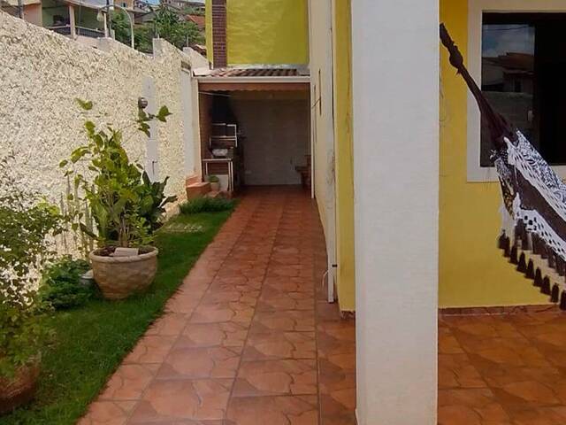 Sobrado para Venda em Atibaia - 3