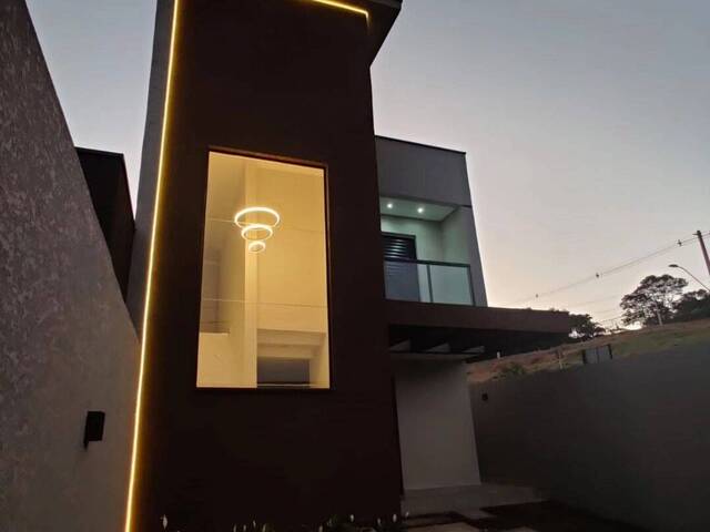 Sobrado para Venda em Atibaia - 3