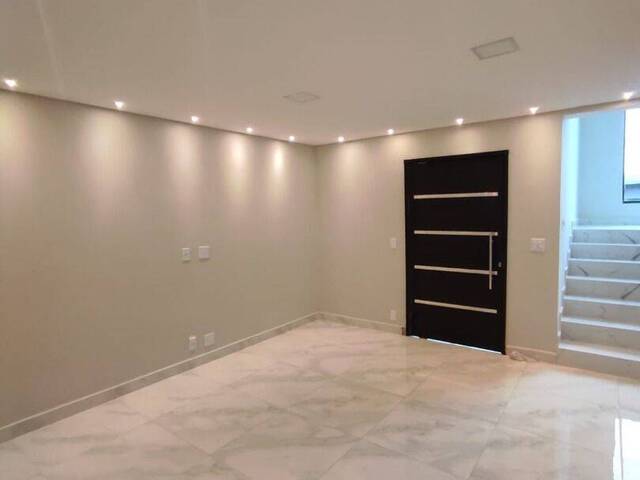 Sobrado para Venda em Atibaia - 4