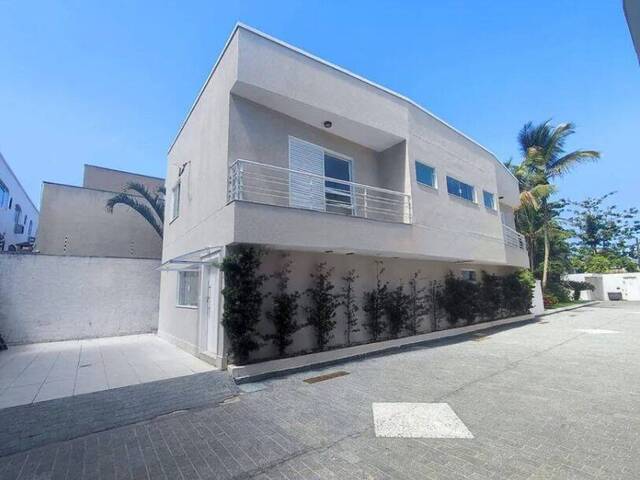 Sobrado para Venda em Guarujá - 5