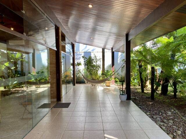 Sobrado para Venda em Ubatuba - 2