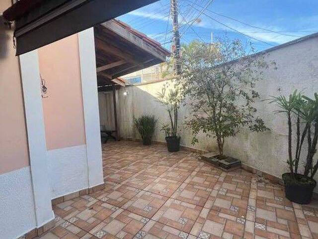 Sobrado para Venda em Bertioga - 2