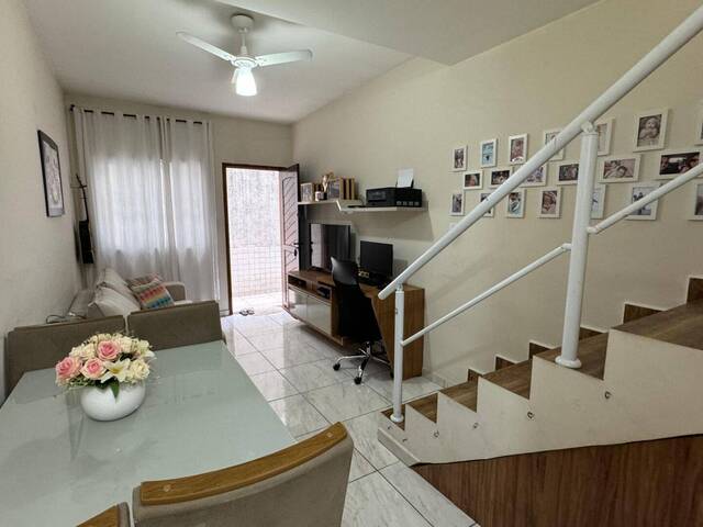 Sobrado para Venda em Praia Grande - 2