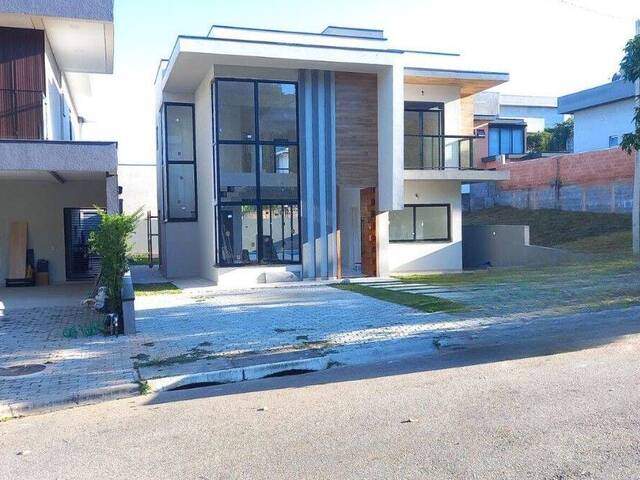 Sobrado para Venda em Atibaia - 2