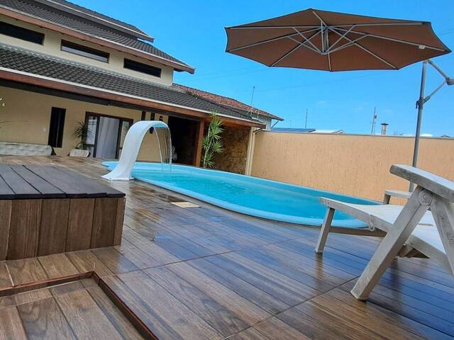 Sobrado para Venda em Caraguatatuba - 5