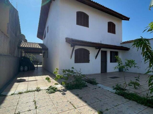 Venda em Estância Balneária Belmira Novaes - Peruíbe