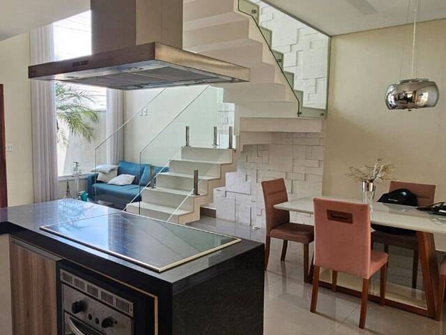 Sobrado para Venda em Indaiatuba - 3