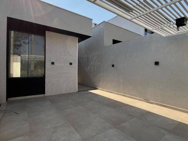 Casa para Venda em Bom Jesus dos Perdões - 2