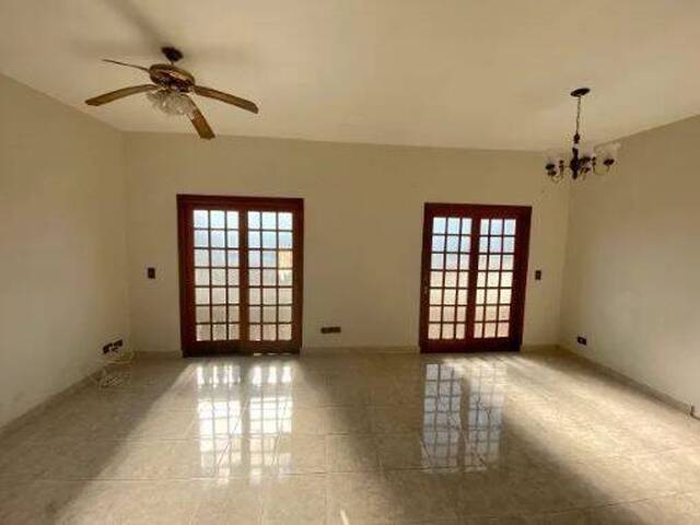 Sobrado para Venda em Jundiaí - 2